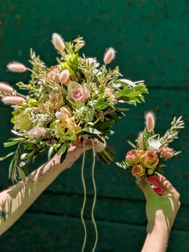 Bouquet de mariée du jour et sa boutonnière...
.
.
.
.
.
#love #fleuristdequartier #ladresseflorale #flowerpower #bouquet